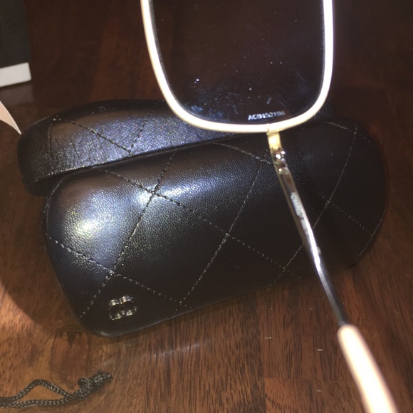 Chanel glasses - Picture 3 of 6